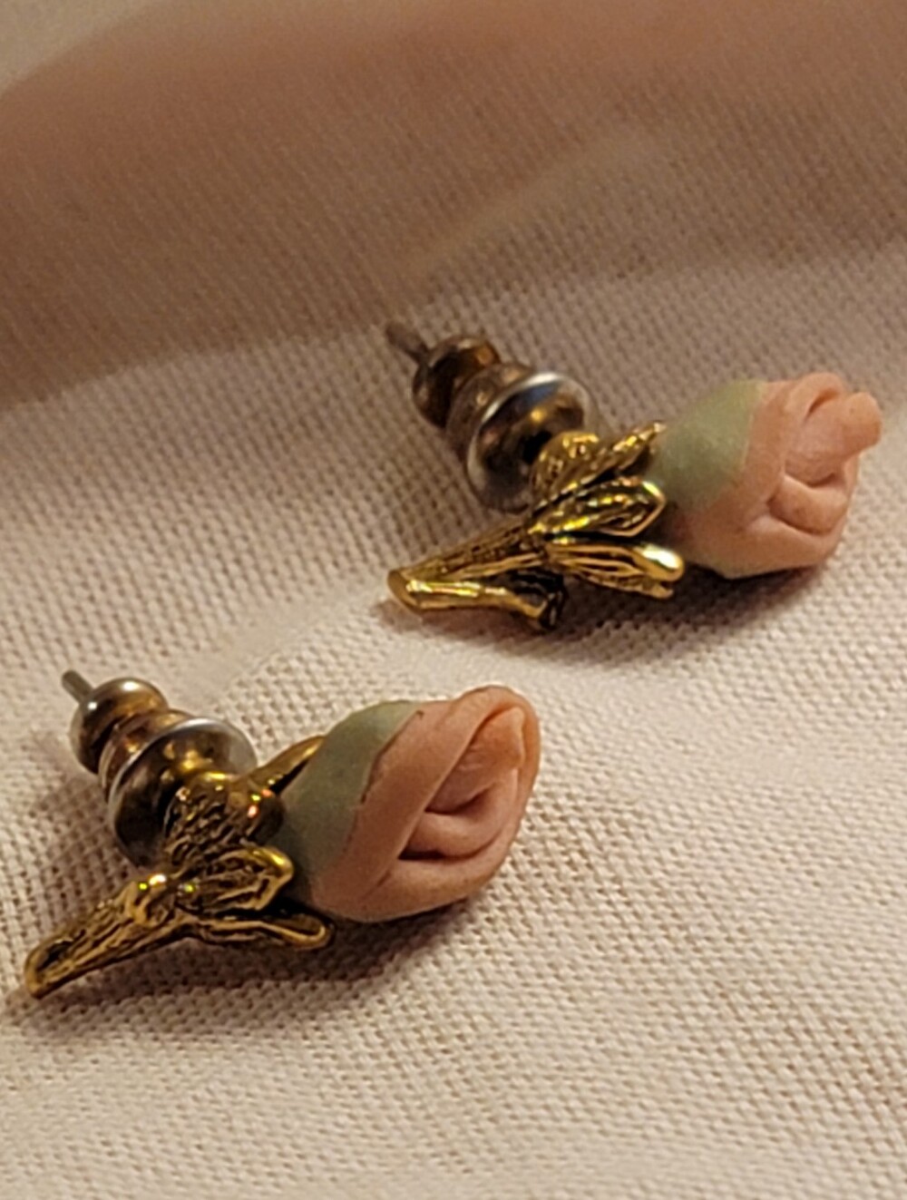 Vtg Delicate Porcelain Pink Rosebud Stud Earrings with Gold Accent
